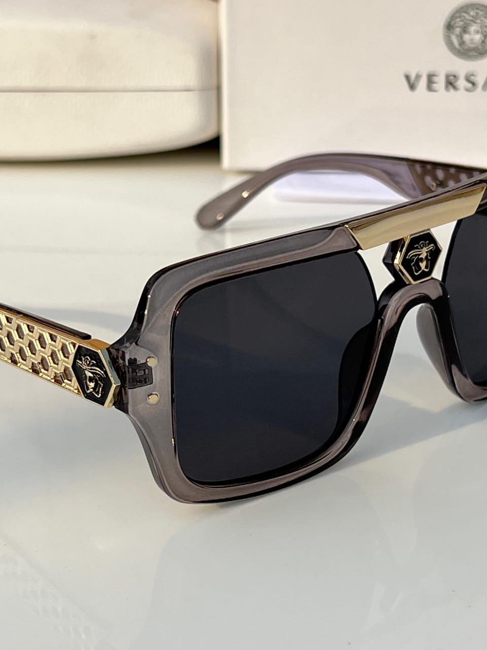 Fashionable Women’s Sunglasses