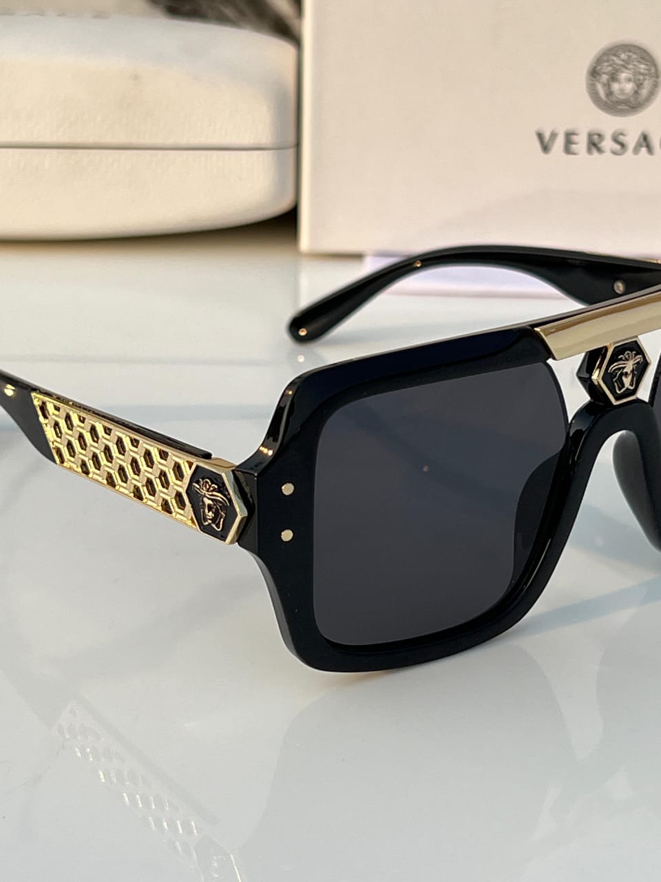 Fashionable Women’s Sunglasses