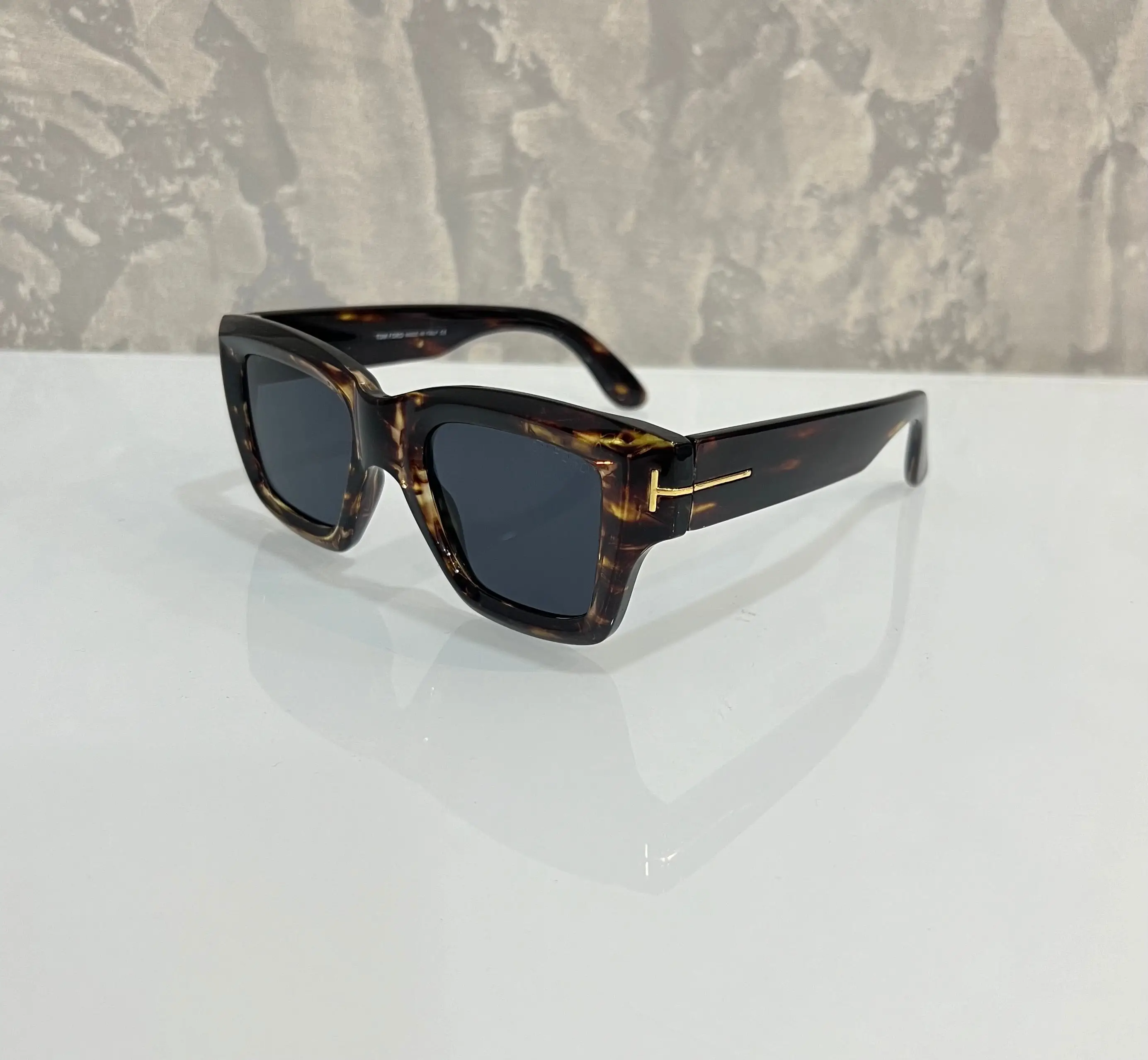 Tomf0rd Tiger Black Premium Shade 184