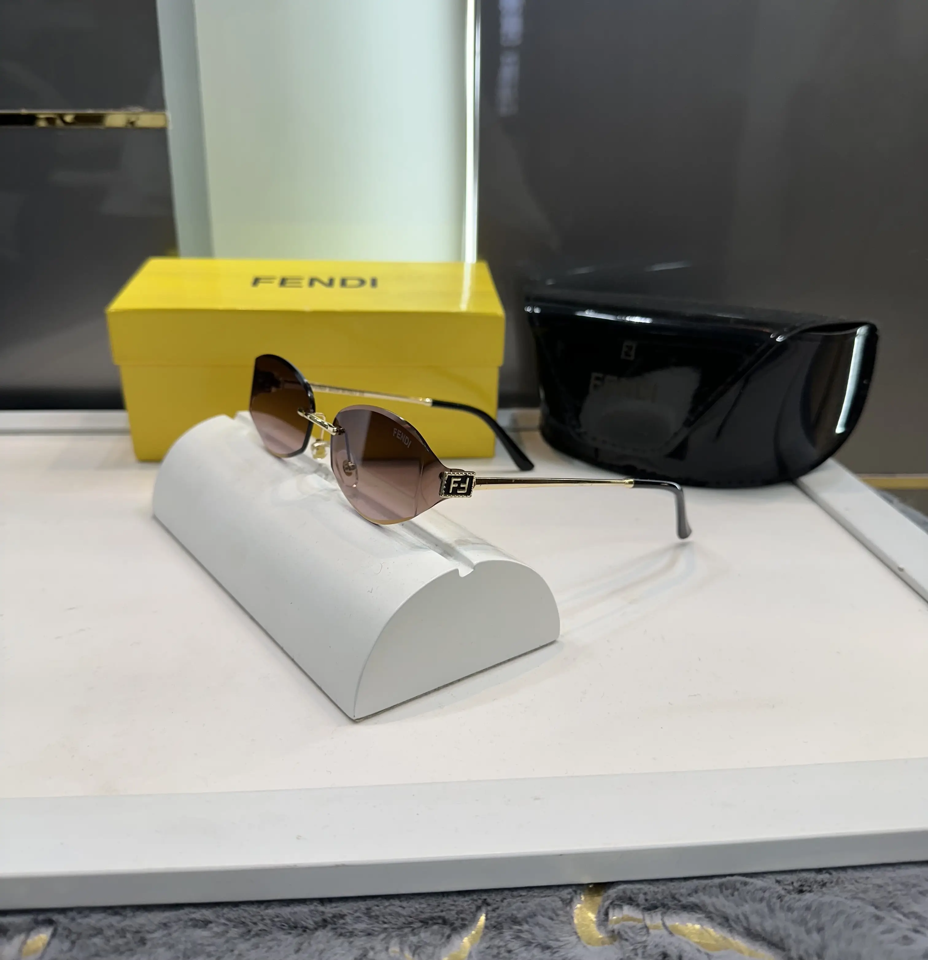 Fend i Designer Gold Brown Prwmium Shades 8865