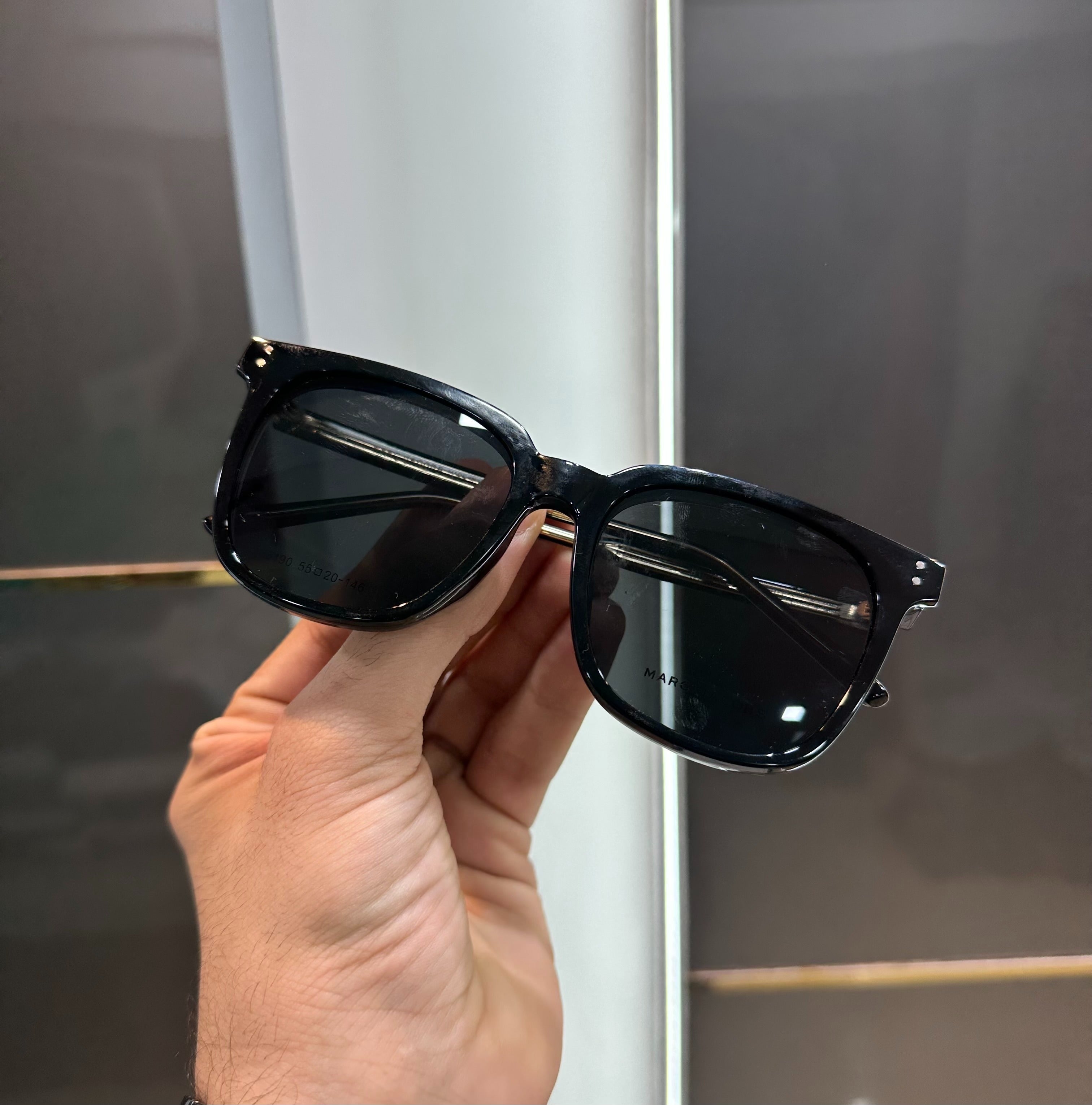 Marc Jacobs All Black Convertible Shade Attachment 8190